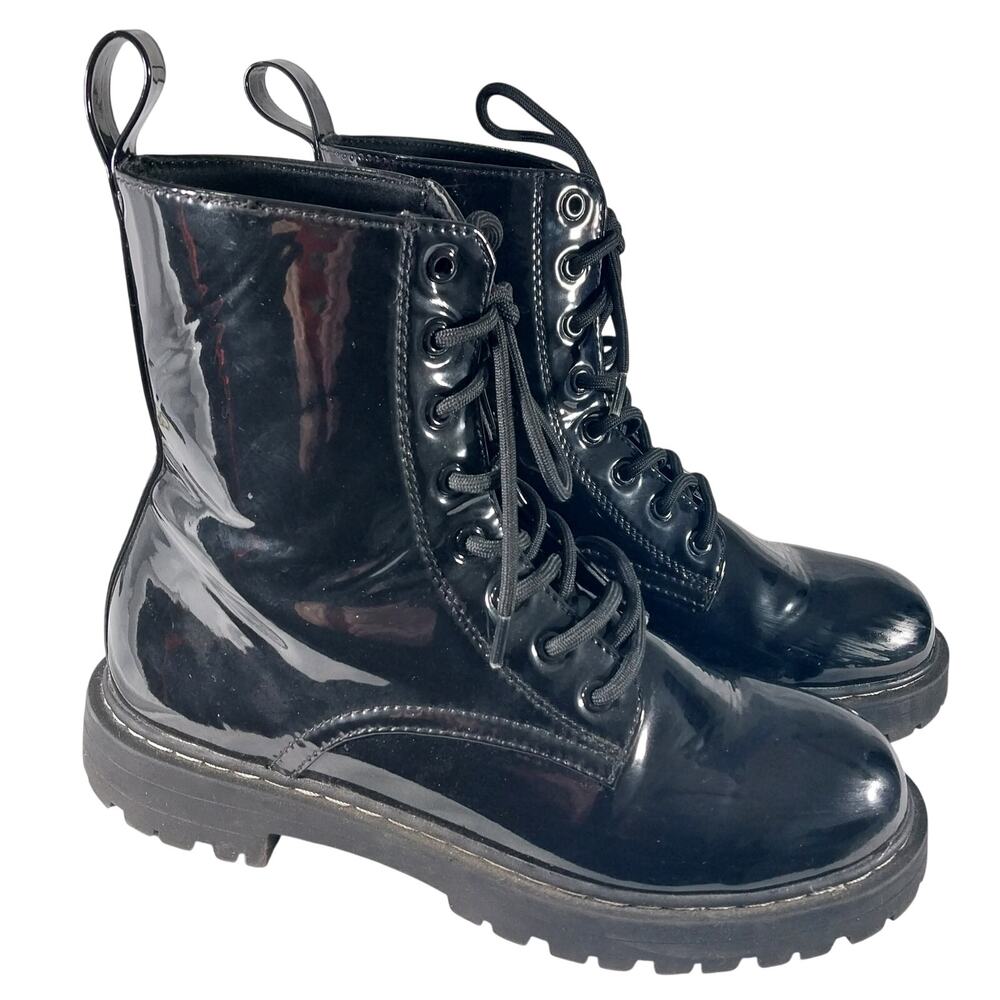 H & M! BLACK PATENT LEATHER MOTO/BIKER INSPIRED LACE UP HEAVY TREAD BOOTS! SZ 7M